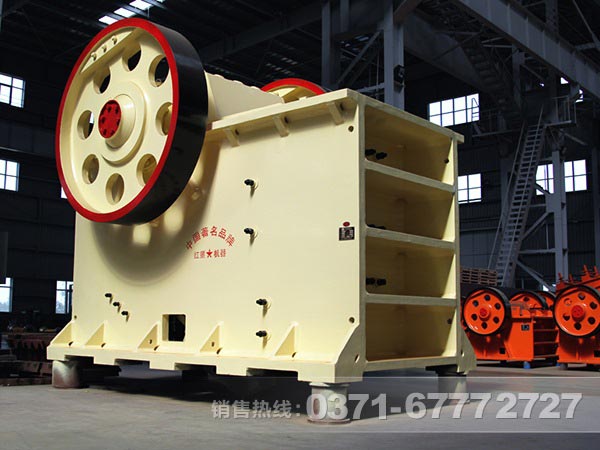 鈉長石顎式破碎機廠家哪里好？