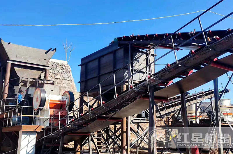 顎式破碎機(jī)工作現(xiàn)場圖片 顎式破碎機(jī)工作現(xiàn)場圖片