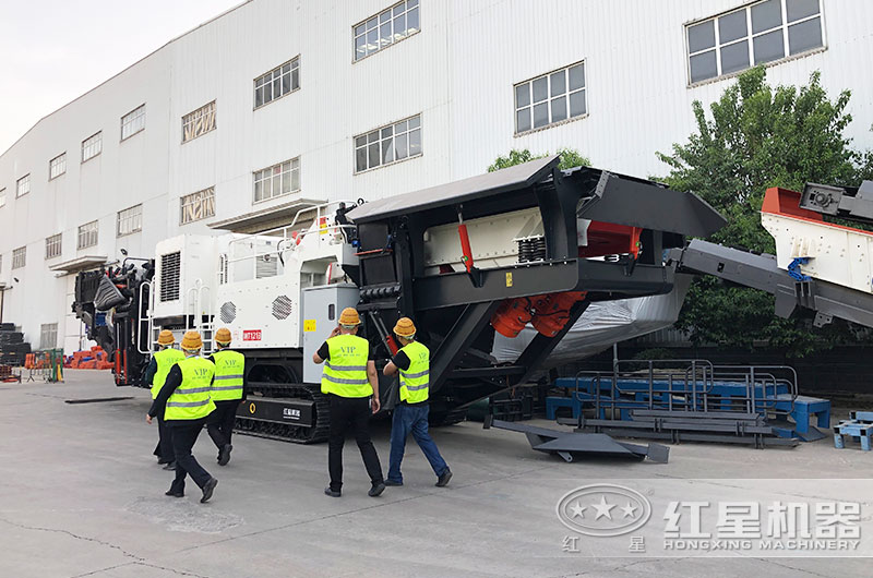 客戶來(lái)廠參觀設(shè)備 客戶來(lái)廠參觀設(shè)備