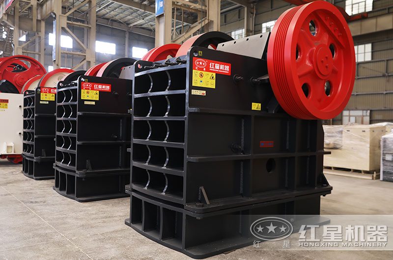 石英石顎式破碎機圖片