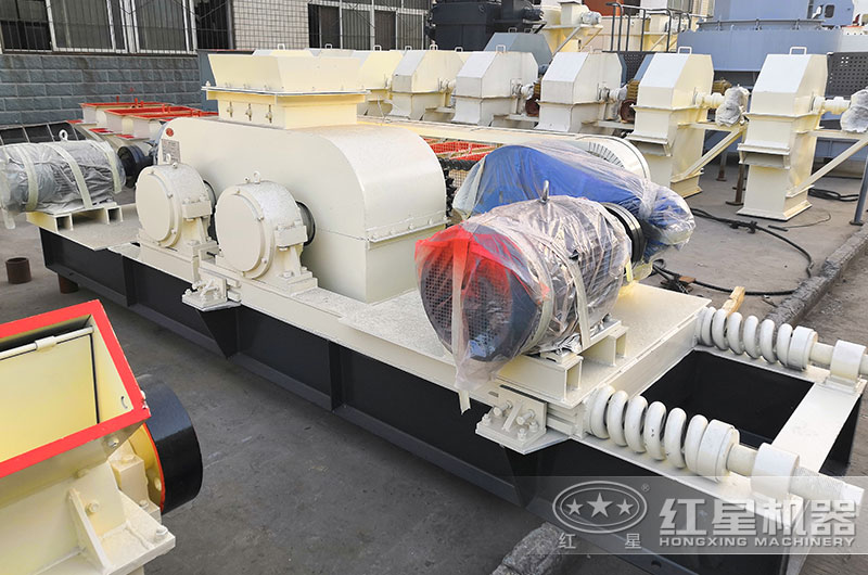 對輥制砂機(jī)圖片 對輥制砂機(jī)圖片