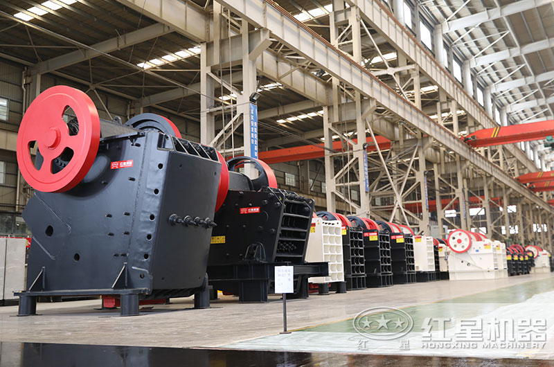 不同型號(hào)規(guī)格下的鄂式破碎機(jī) 不同型號(hào)規(guī)格下的鄂式破碎機(jī)