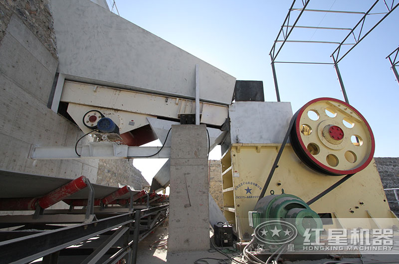 振動給料機工作現(xiàn)場 振動給料機工作現(xiàn)場