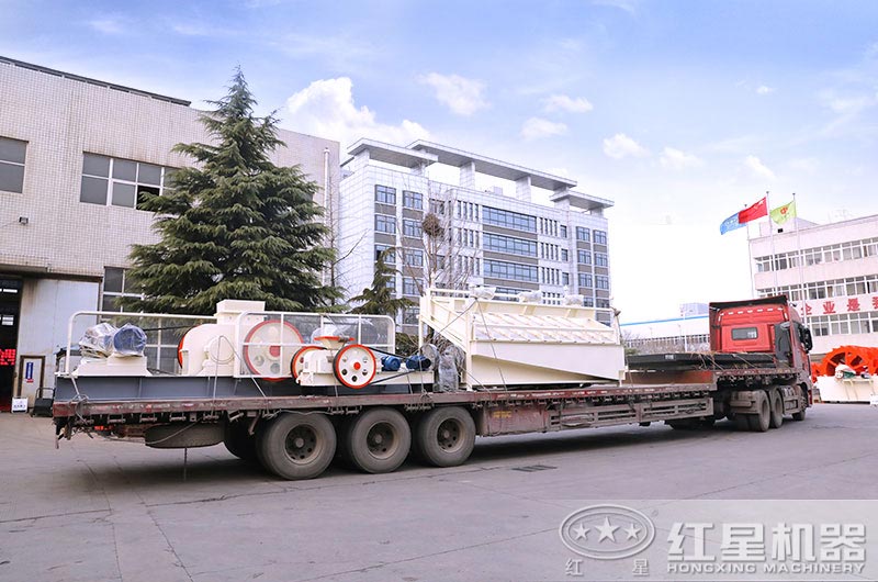 紅星廠家的對(duì)輥破發(fā)貨現(xiàn)場(chǎng) 紅星廠家的對(duì)輥破發(fā)貨現(xiàn)場(chǎng)