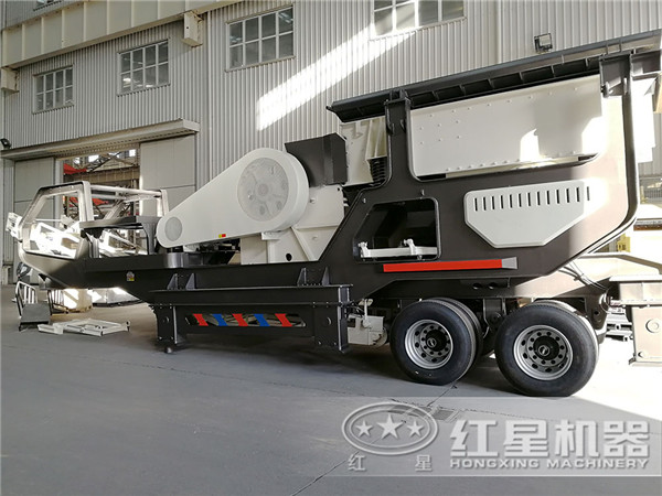 顎式移動(dòng)破碎機(jī)憑借完善的性能優(yōu)勢搶占市場