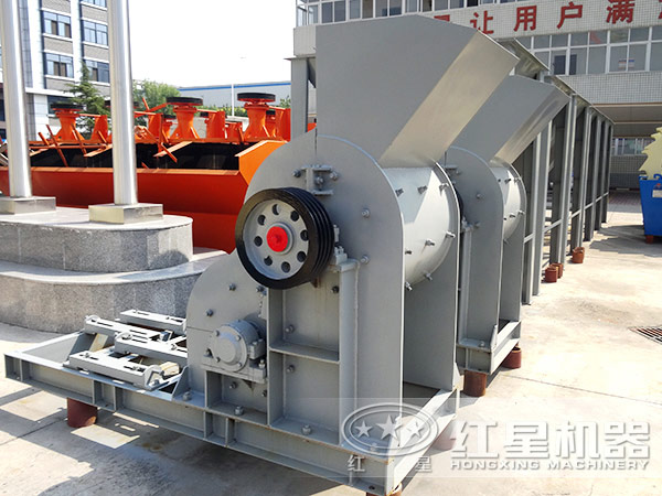 大塊煤怎么弄碎？無篩底雙級粉碎機(jī)來幫忙