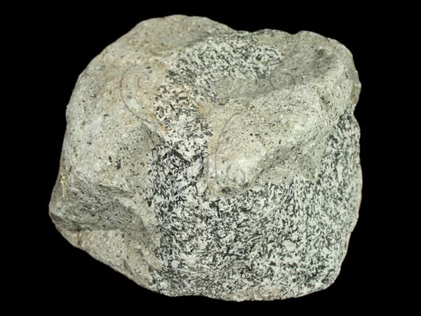 乘載著全套流動(dòng)破碎篩分機(jī)，小小的石頭實(shí)現(xiàn)了大大的夢想