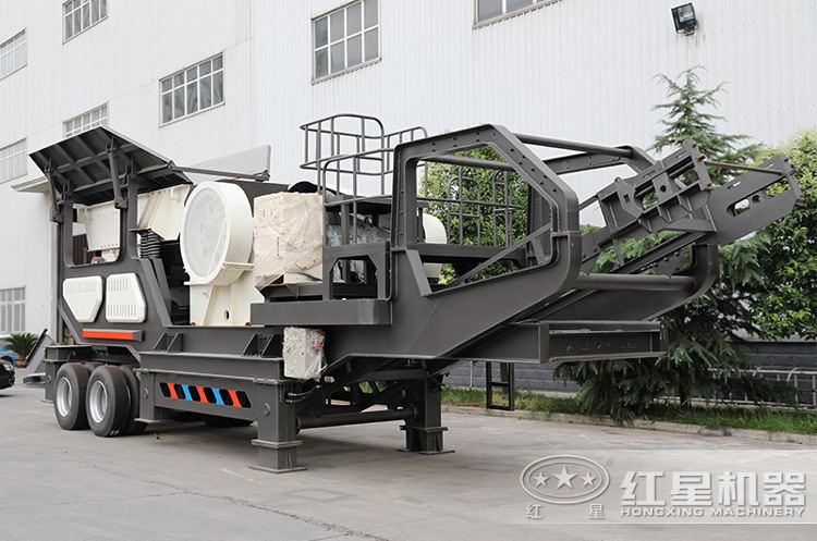 小型移動磕石機(jī)多少錢？日產(chǎn)能達(dá)到百噸以上嗎