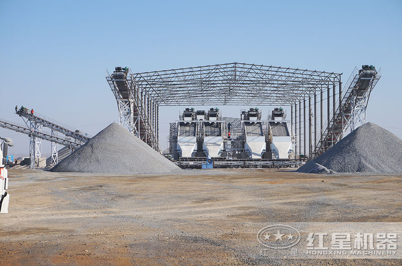 石頭粉碎成沙好賣(mài)嗎？ 市場(chǎng)石頭成沙機(jī)器什么價(jià)錢(qián)