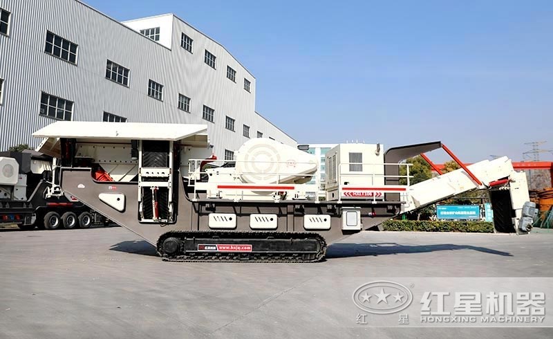 大型采石場用以柴油為動(dòng)力的履帶破碎機(jī)更高產(chǎn)、環(huán)保