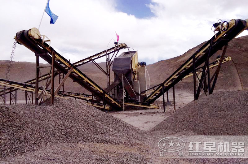 碎石破碎機(jī)生產(chǎn)線一天產(chǎn)量是多少？有沒有現(xiàn)場生產(chǎn)視頻？