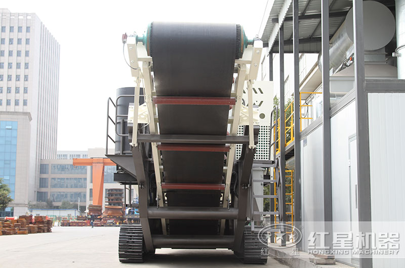 移動石子破碎站已經(jīng)開去躲雨了，您的砂石設(shè)備還泡在水里嗎？