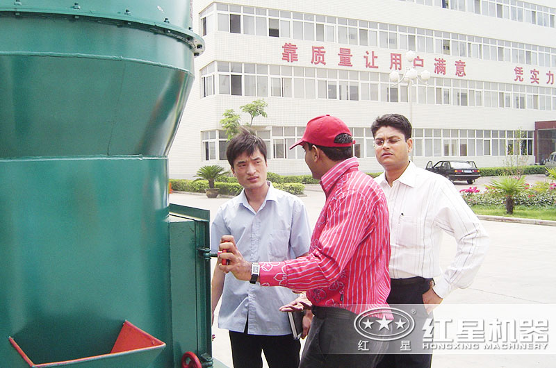 每天10噸的打石粉機(jī)器哪兒有？環(huán)保嗎？