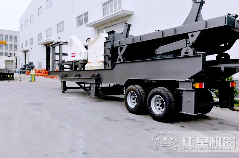 一輛車上放了兩臺打石子機設(shè)備