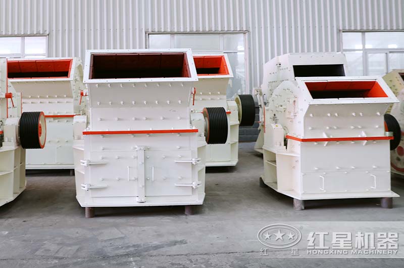 不同價(jià)位的多種型號(hào)高產(chǎn)細(xì)碎機(jī)生產(chǎn)車(chē)間