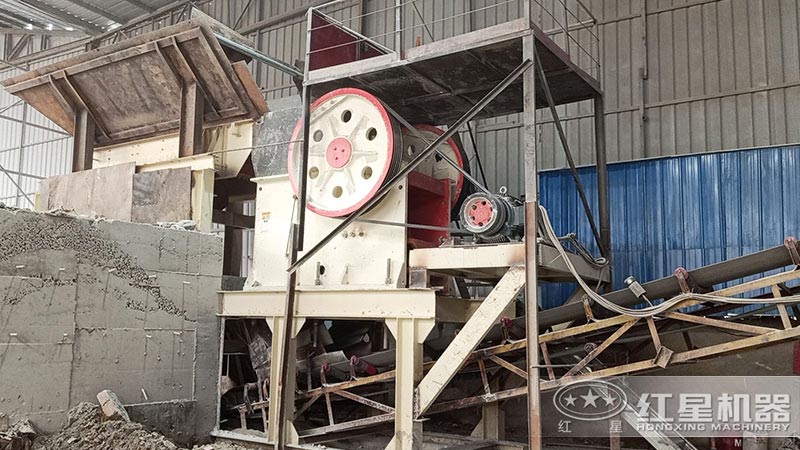 破碎機(jī)250x400自重多少噸？有全自動(dòng)的嗎